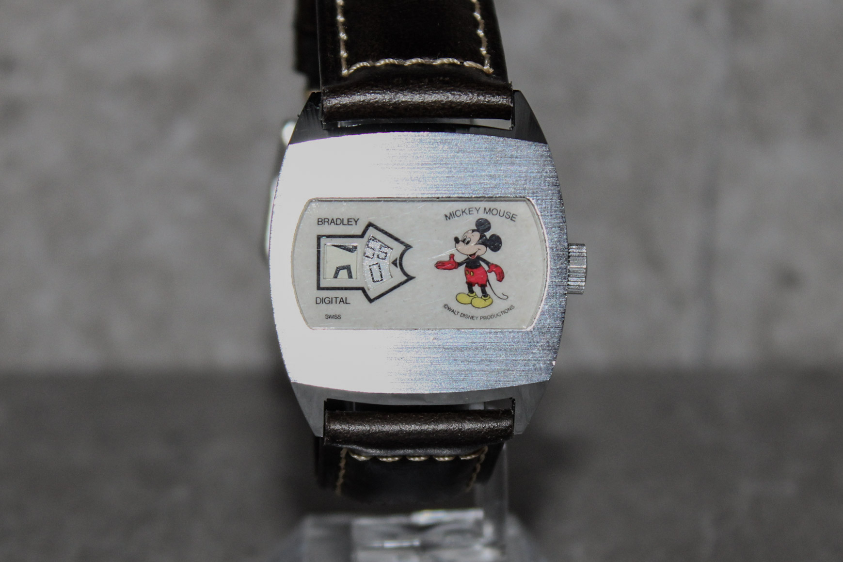 Bradley Vintage Mickey Mouse Jump isabelleandgeorgefinewatches